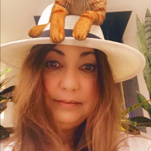 Meet your Posher, Jacque - Picture 3 of 5